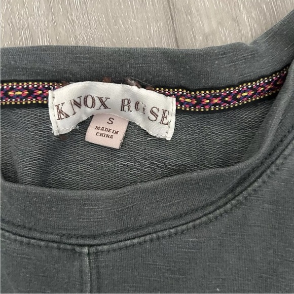 Women’s Knox Rose Crew Neck Long Sleeve Sweatshirt Size Small - Picture 2 of 4